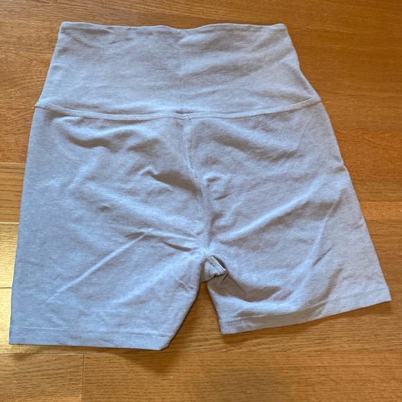 Beyond Yoga keep pace 4” bike short L - Picture 3 of 5